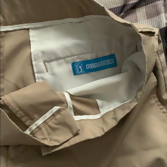 Khaki shorts - Picture 2 of 2